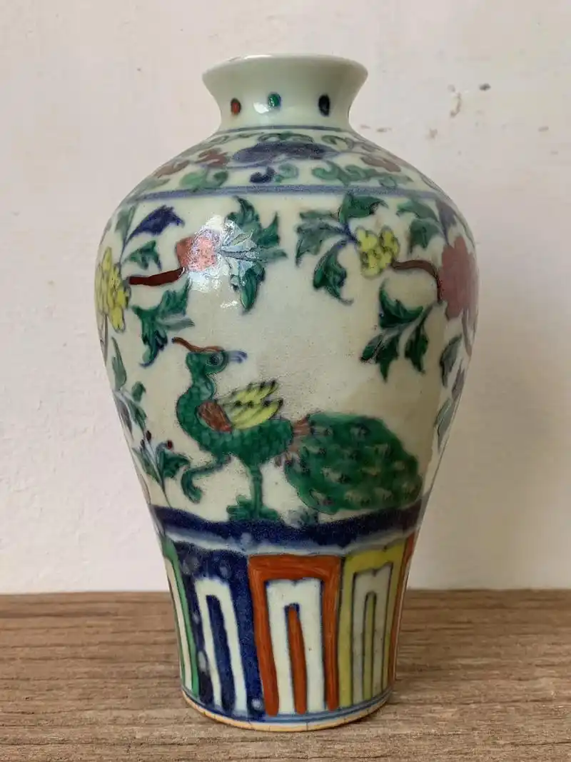 大明成化年制斗彩孔雀梅瓶品相见图大开门