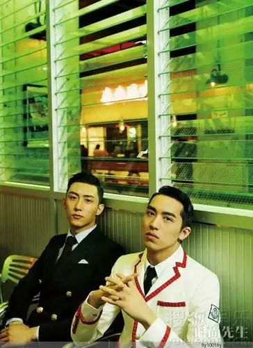 一部网剧《上瘾》改变了两个男孩的命运,许魏洲黄景瑜你更喜欢谁?