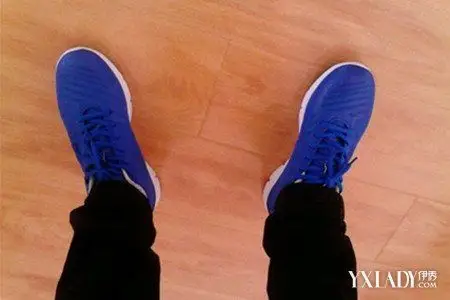 【图】蓝色鞋子配什么颜色裤子 告诉你蓝鞋配什么裤子才不会土气