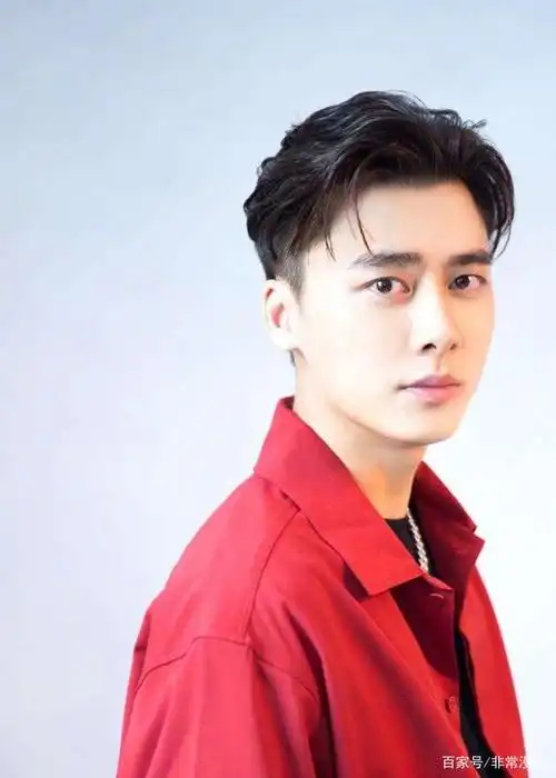 男星李易峰帅照写真