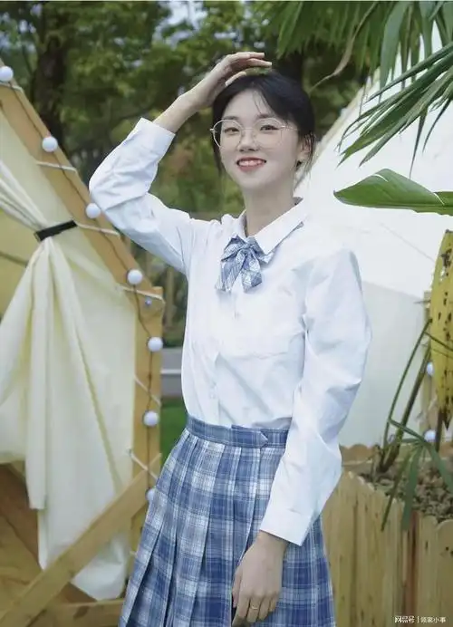 校园风格子短裙搭配白衬衣穿搭青春靓丽清纯唯美