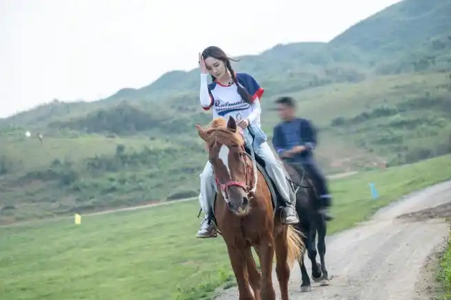 杨幂花儿与少年#喜欢骑马的这几张～@杨幂