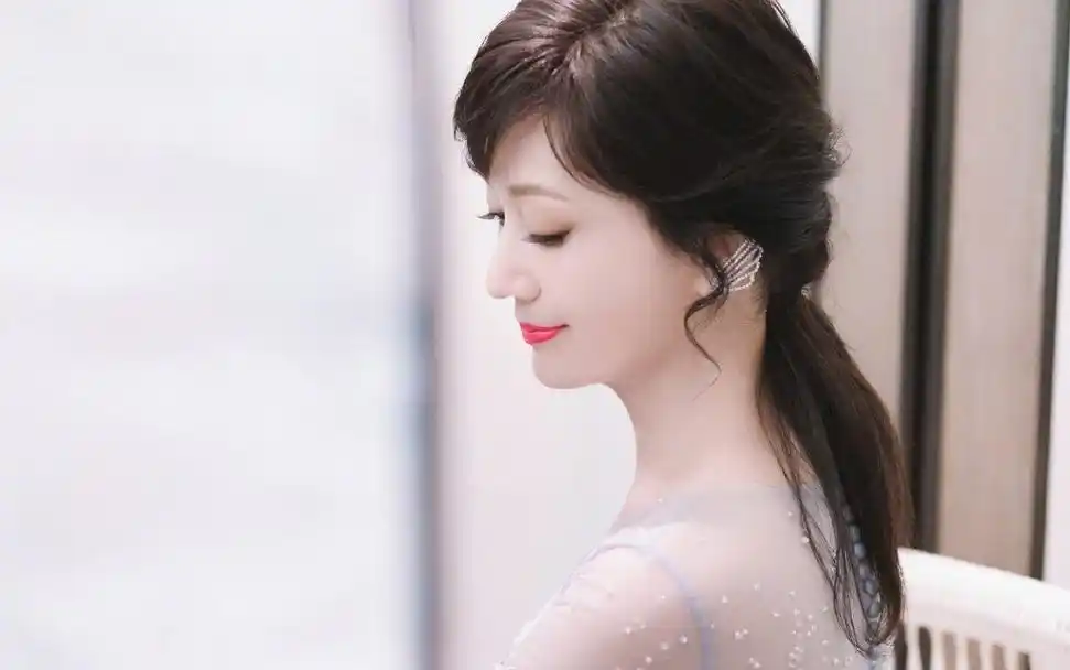 赵雅芝迷人性感活动照图片916