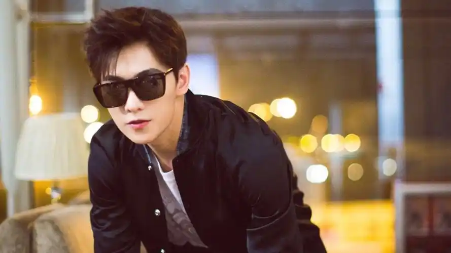 杨洋明星明星风尚壁纸6