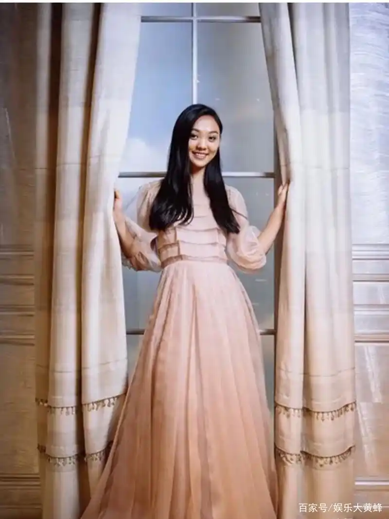 李连杰晒19岁女儿和马云同框照,女儿落落大方,马云状态大好