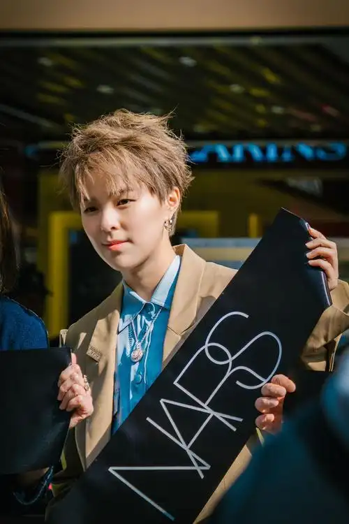 miss忻芸的相册-sunnee杨芸晴 火箭少女101