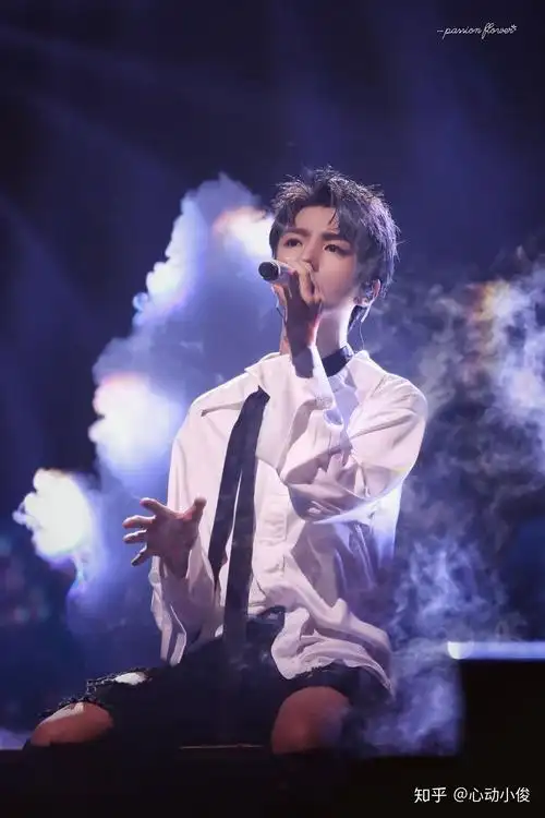 王俊凯有哪些出圈神图? - 知乎