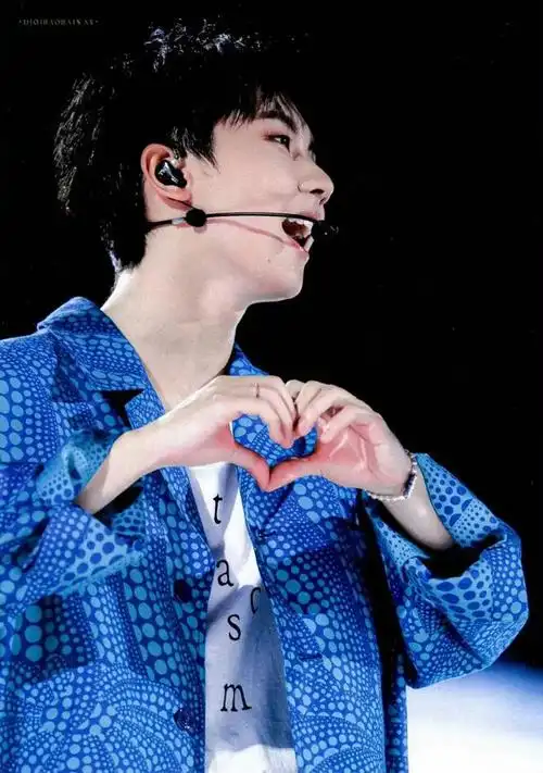 请接收他们发来的"爱心"|比耶|肖战|疯狂|宋亚轩_网易订阅