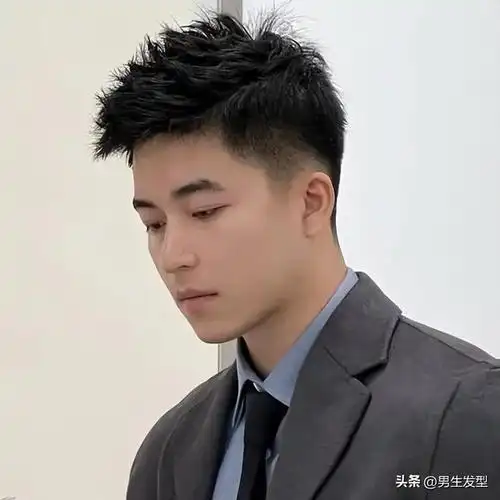 男生秋冬别乱剪发型,剪这3款帅气有型,尽显潮男气质
