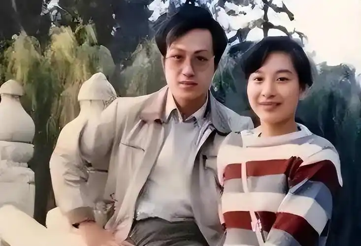 回顾罗京去世14年儿子出国曾经深爱的妻子如今早已有了新归宿