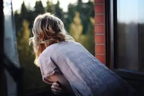 心酸无奈的配图句子,莫名戳中泪点,伤心不已!