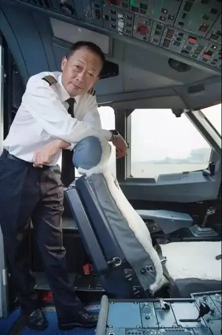 太突然!深夜传来消息,南航"英雄机长"一路走好