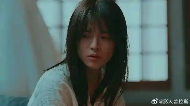 谭松韵 钟楚曦#八月未央# 【谭松韵 钟楚曦】  小乔前男友居然还联系