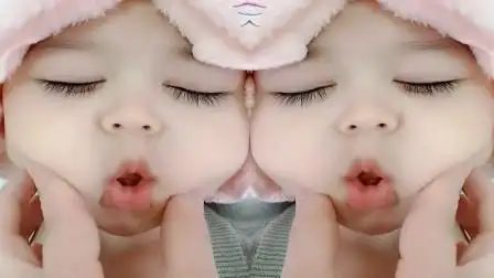 小宝宝萌萌的样子像不像个洋娃娃?可爱不?