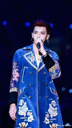 吴亦凡跨年演唱会明星同款男风衣韩版刺绣中长款大衣个性演出服装