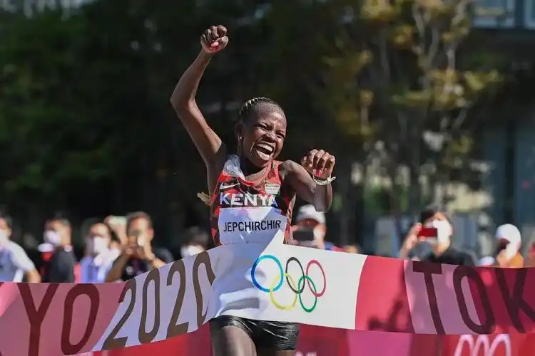 东京奥运会女子马拉松终极之战,中国选手满额出战,均成功完赛!