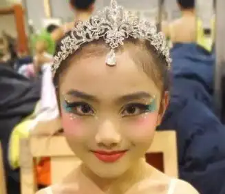 幼儿园儿童表演节目舞台妆容图片大全集儿童演出舞台定妆照