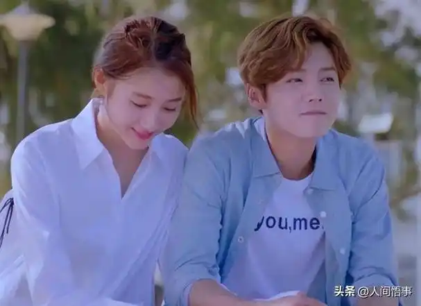 他的大批粉丝都对他死心塌地的,但自从鹿晗宣布与关晓彤的恋情之后,那