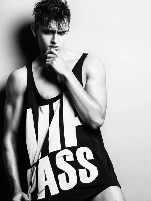 模特  #审美  #男士穿搭  #男生写真  #禁欲系  #男模  #男生头像