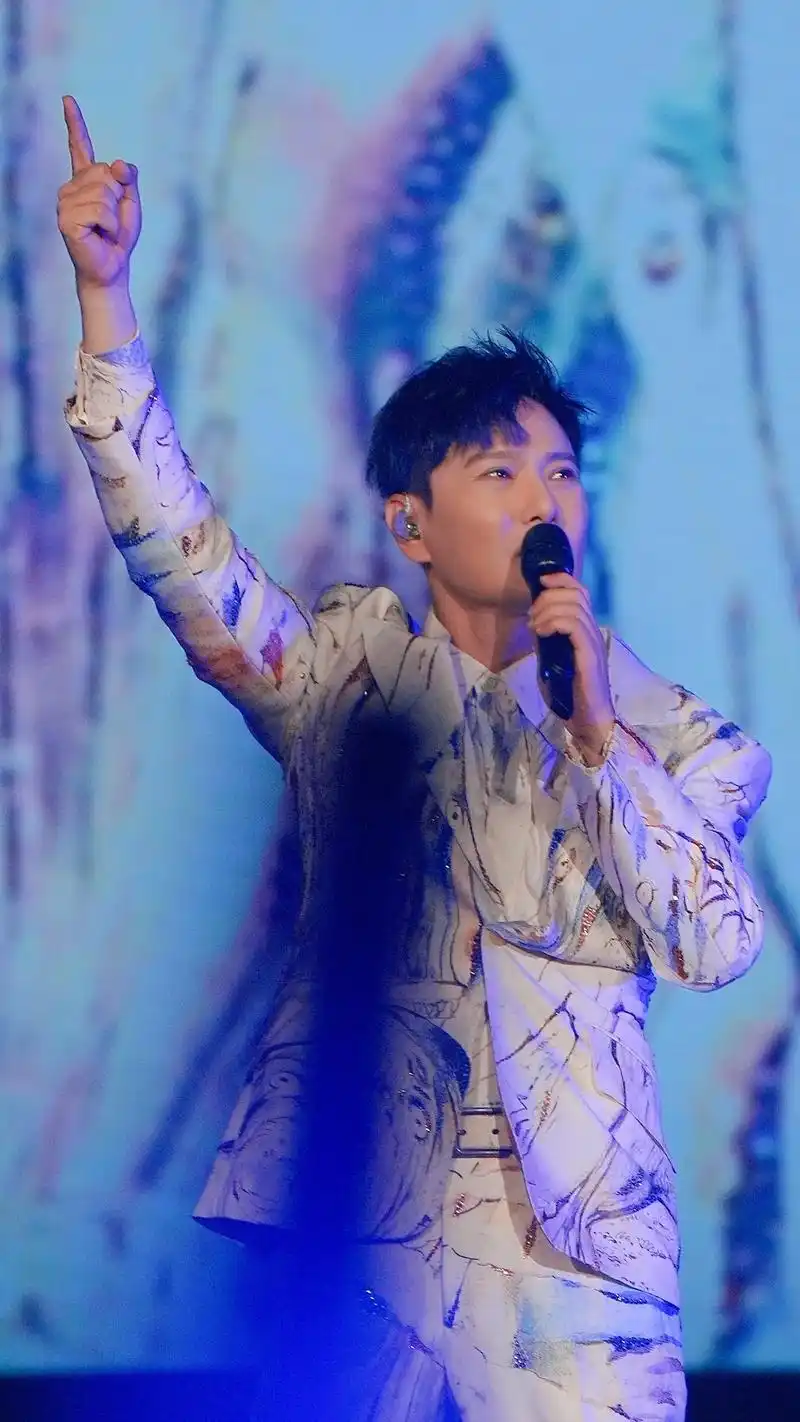 0巡回演唱会高清图.#张信哲 #前奏一响拾起 - 抖音