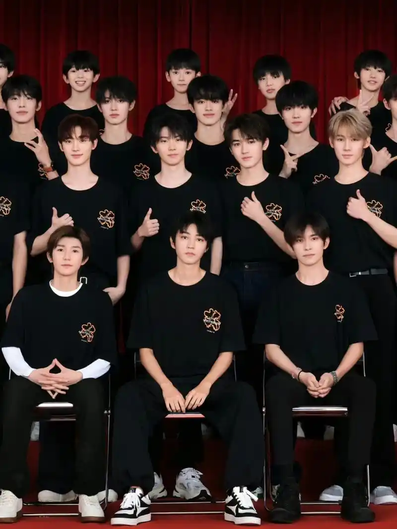 时代峰峻全家福,妥妥的四代同堂了