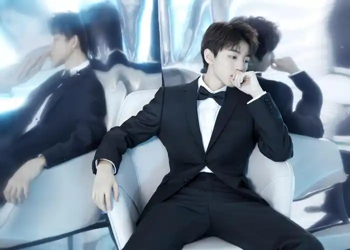 王俊凯黑色经典西装,高清图片,壁纸-桌面城市