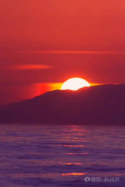 美丽的红色夕阳