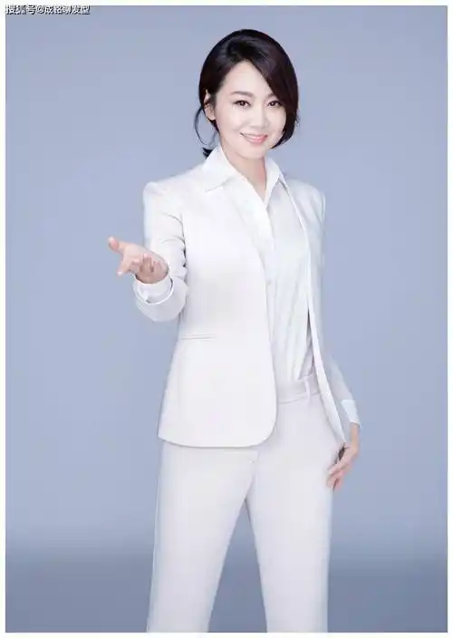 瘦身成功后闫妮衣品开挂!