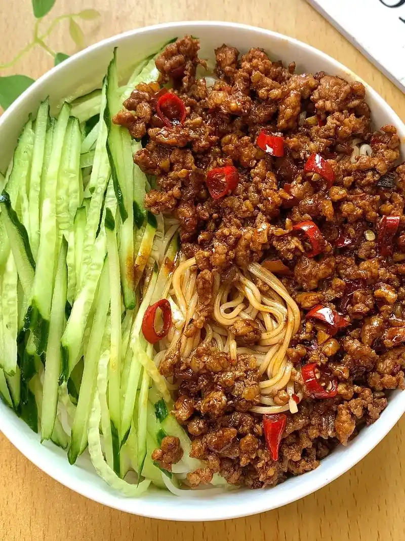 你们要的肉酱拌面来啦~巨好吃,做法简单学起来吧~~ #创作灵 - 抖音