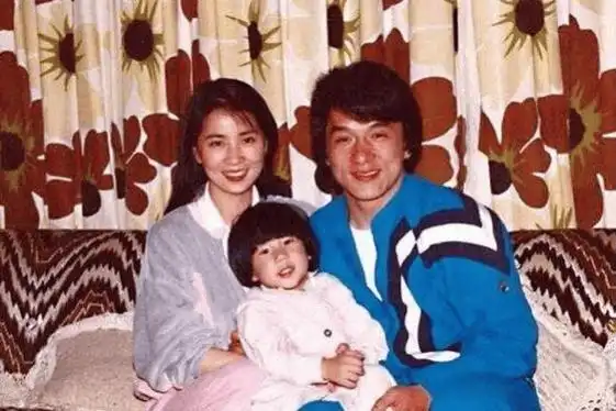 原创70岁成龙身家25亿还在拍打戏财产留给儿子女儿一分没有