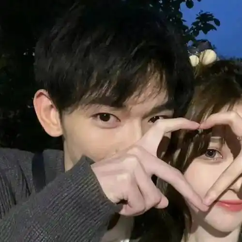 情侣头像|来了来了 · 一眼便上头的情头_侵权_商业用途_网络