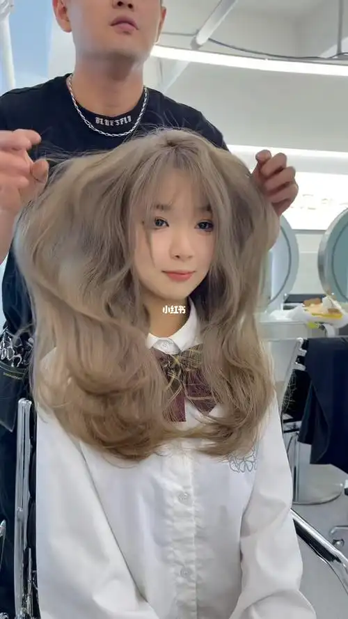 纯欲系发色女团发色显白发色推荐亚麻色系