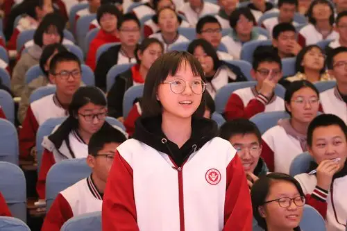 精英中学邢台校区举办第二届数学板展大赛