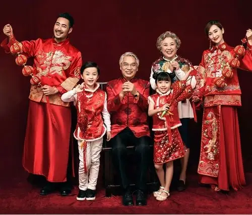 富力城时光照相馆温情上线定制全家福与爱同框