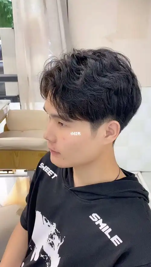 男生纹理烫快带上你的男朋友烫个帅气的发