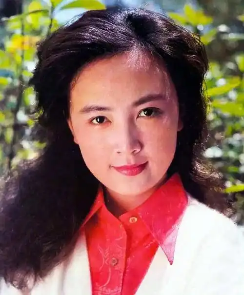 王馥荔出生于1949年,是真正的和新中国一起成长起来的电影演员.