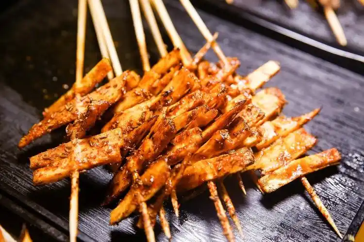 但是只要你吃到了口感筋道,香味十足的板筋,绝对会爱上它的.