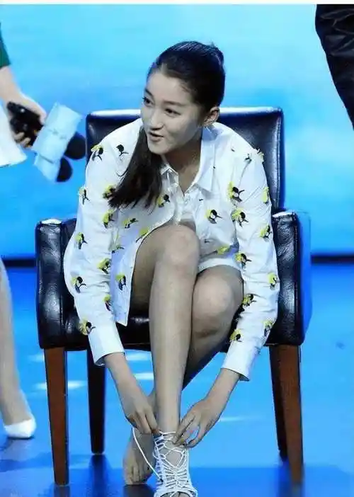 原创有种好身材关晓彤当看到她的泳池照网友难怪鹿晗稀罕