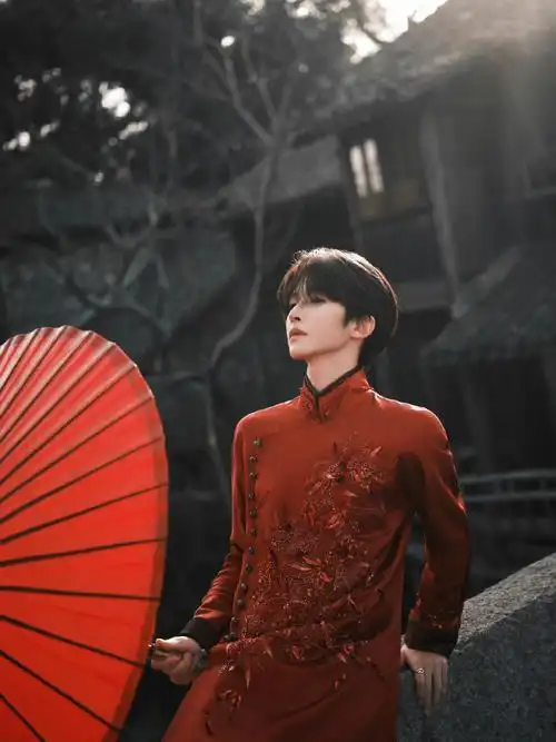gq明星工作室出图##刘宇红衣古风扮相