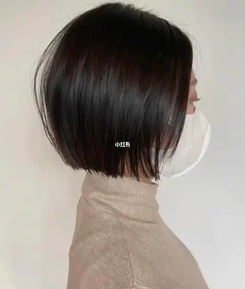 合适 夏天 轻薄的#齐短发  #离子烫