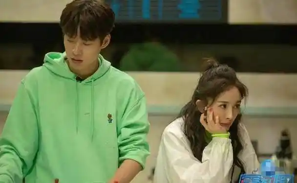 陈都灵紧急辟谣,一切都是假的,连说三遍态度坚决_刘恺威_杨幂_视频