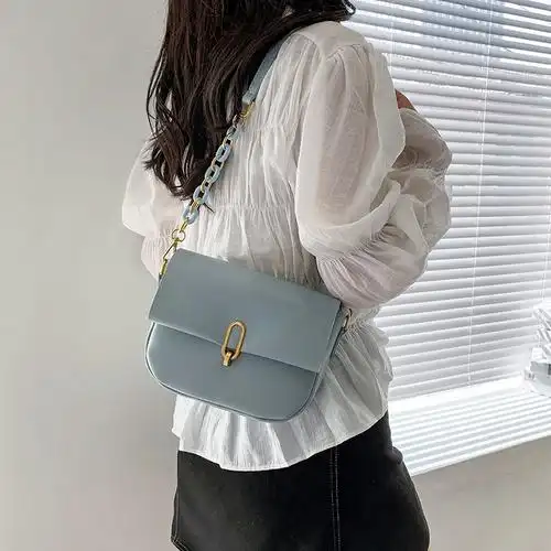 设计感软皮网红潮时尚百搭休闲白色包包女夏小单肩斜挎包2021新款