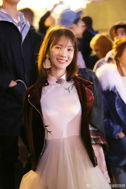 金晨第二季《花样姐姐》的时候还有点慢热,这一季就是跟大家相处得都