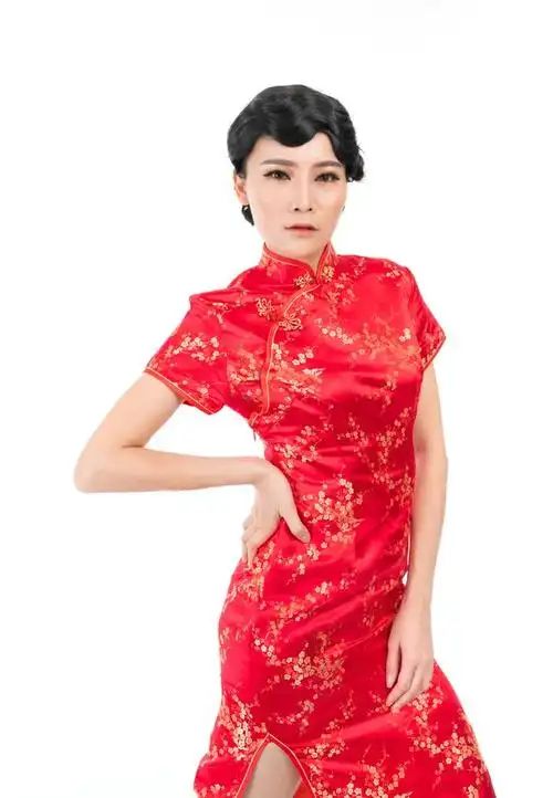 「穿搭每日一问」穿旗袍配什么发型好看