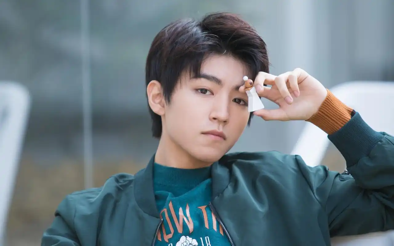 王俊凯帅气写真高清图片桌面壁纸