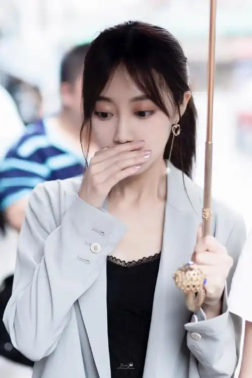 冯薪朵踏星逐风