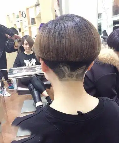 短发后颈剃发 女生后颈部雕刻图案