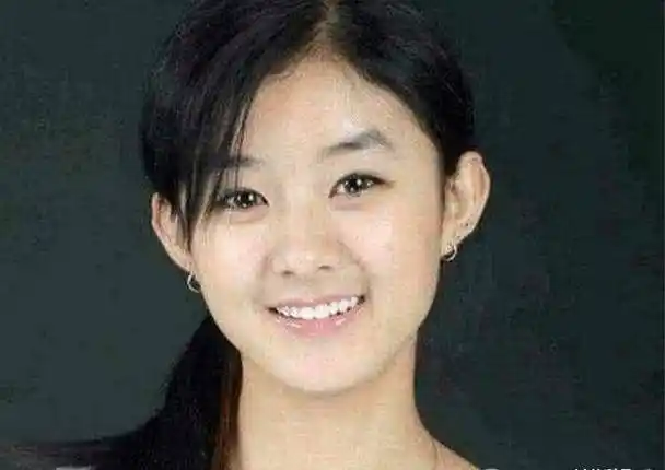 从饭店服务员到顶流大女主,赵丽颖是如何一路逆袭的?