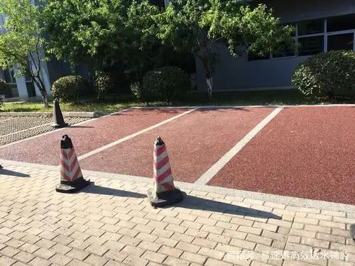 透水路面胶——停车位案例赏析
