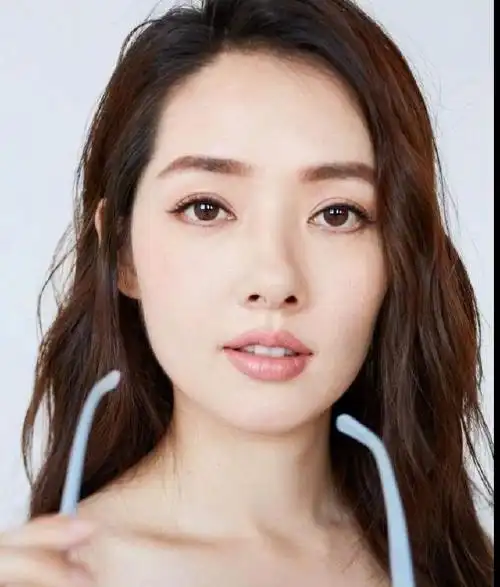 如何评价郭碧婷的长相?